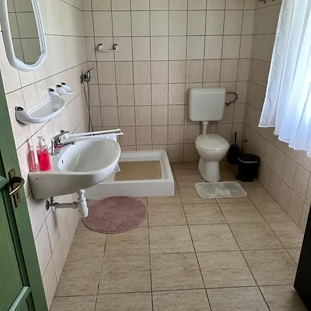 Tomaj Vendeghaz Apartment *