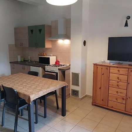 Tomaj Vendeghaz Apartment *