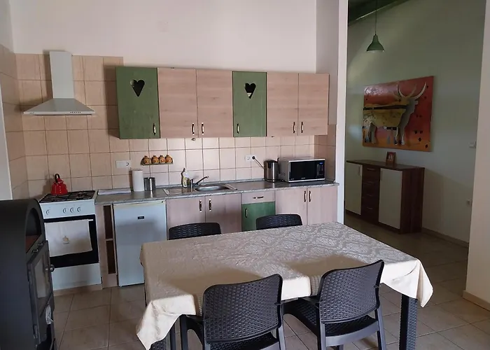 Tomaj Vendeghaz Апартаменты Tomajmonostora